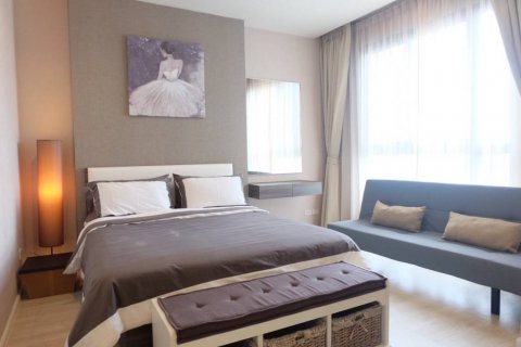 Кондоминиум с 1 спальней в Дин Даенге, Бангкок, Таиланд № 134687 - фото 4