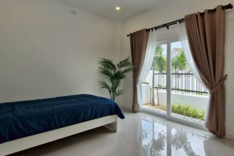 House in Bang Lamung, Thailand 3 bedrooms № 134683 - photo 2