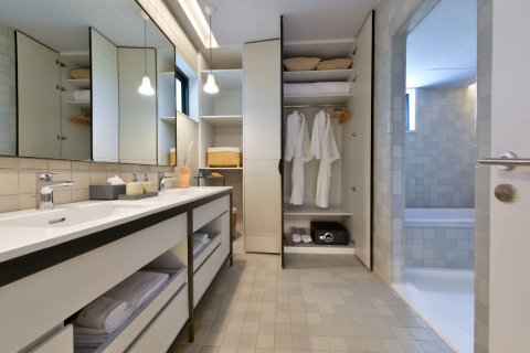 House in Bangkok, Thailand 6 bedrooms № 209673 - photo 26
