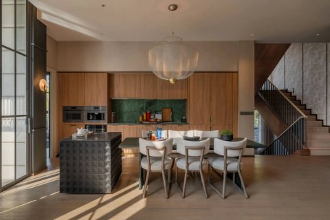 House in Bangkok, Thailand 4 bedrooms № 209676 - photo 4