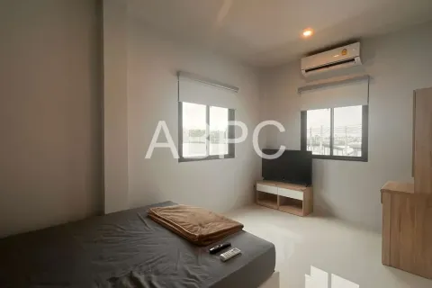 Adosado de 3 dormitorios en Pattaya, Tailandia № 211216 - foto 9