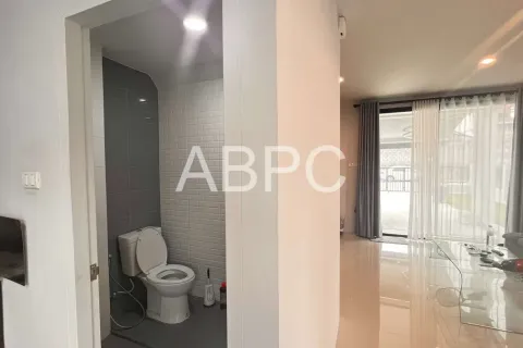 Adosado de 3 dormitorios en Pattaya, Tailandia № 211216 - foto 4