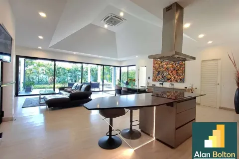 Casa de 2 dormitorios en Pattaya, Tailandia № 211215 - foto 7