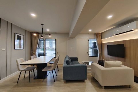 Condo à Watthana, Bangkok, Thaïlande, 3 chambres  № 149777 - photo 1