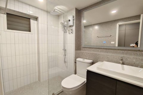 Condo à Watthana, Bangkok, Thaïlande, 3 chambres  № 149777 - photo 17