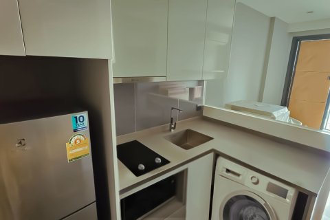 Studio dans le Condo à Watthana, Bangkok, Thaïlande  № 149778 - photo 4