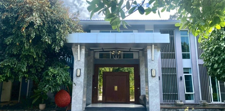 Maison à Chiang Mai, Thaïlande 7 chambres № 149774