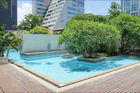 Condo in Bangkok, Thailand, 3 bedrooms № 184065 - photo 2