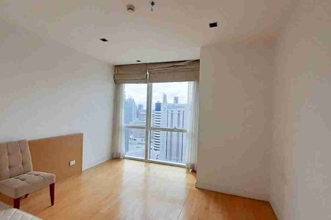 Condo in Bangkok, Thailand, 3 bedrooms № 184065 - photo 4