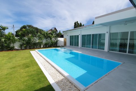 Villa in Phuket, Thailand 3 bedrooms № 151129 - photo 4