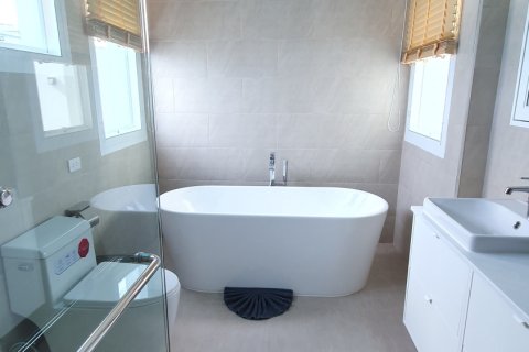 Villa in Phuket, Thailand 3 bedrooms № 151129 - photo 17