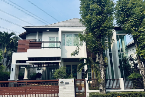 House in Bangkok, Thailand 3 bedrooms № 189069