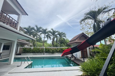 Вилла в Паттайе, Таиланд с 4 спальнями  № 141234 - фото 3