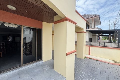 House in Pattaya, Thailand 4 bedrooms № 138453 - photo 2
