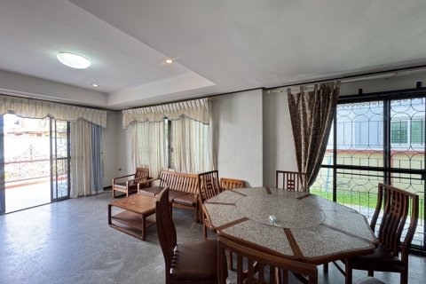 House in Pattaya, Thailand 4 bedrooms № 138453 - photo 6
