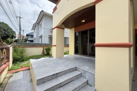 House in Pattaya, Thailand 4 bedrooms № 138453 - photo 14