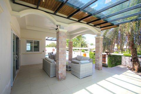 Villa in Hua Hin, Thailand 4 Schlafzimmer № 222133 - Foto 12