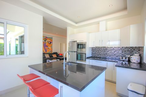 Villa in Hua Hin, Thailand 4 Schlafzimmer № 222133 - Foto 19