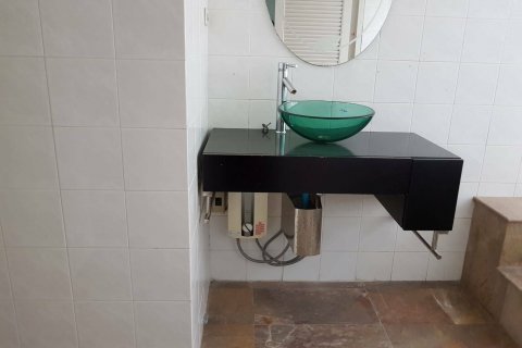 Кондоминиум с 3 спальнями в Бангкоке, Таиланд № 143597 - фото 9