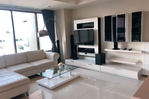 Condo in Khlong Toei, Bangkok, Thailand, 2 bedrooms  № 138274 - photo 1