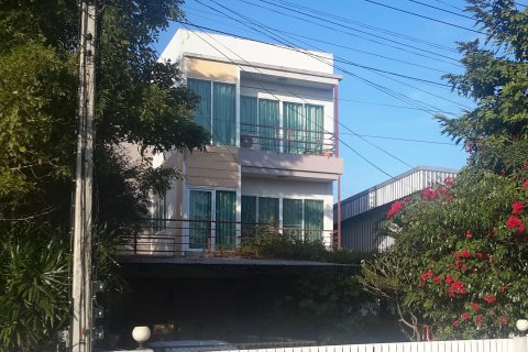 Maison à Udon Thani, Thaïlande 3 chambres № 149053