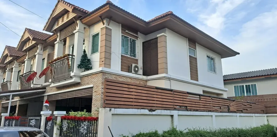 Townhouse à Nonthaburi, Thaïlande 3 chambres № 156615