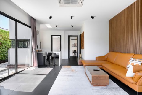 Villa in Phuket, Thailand 2 bedrooms № 156617 - photo 2