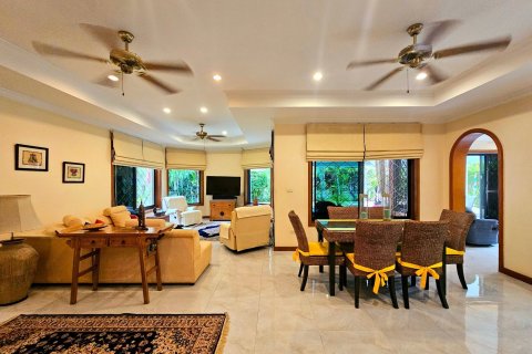 Villa in Hua Hin, Thailand 3 bedrooms № 169008 - photo 2
