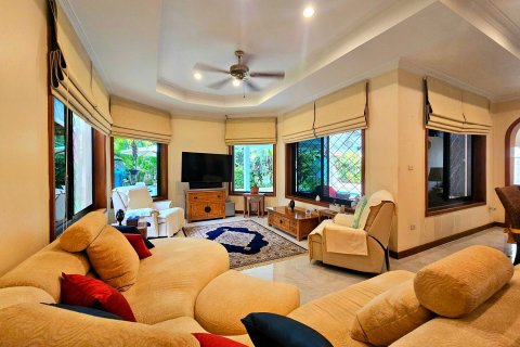 Villa in Hua Hin, Thailand 3 bedrooms № 169008 - photo 28
