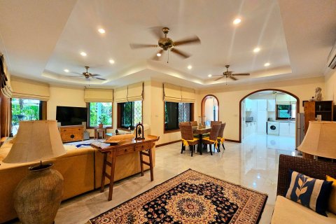 Villa in Hua Hin, Thailand 3 bedrooms № 169008 - photo 27