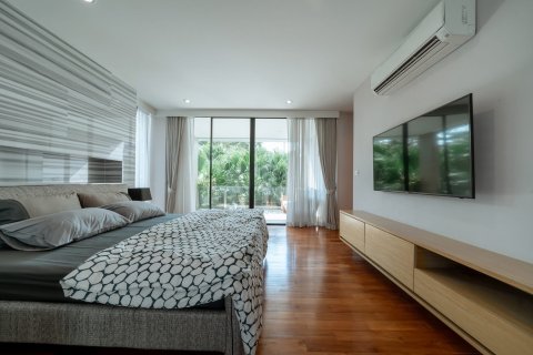Chalet de 3 dormitorios en Pattaya, Tailandia № 171372 - foto 14