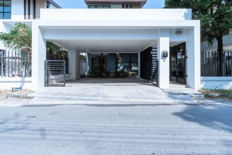 Chalet de 3 dormitorios en Pattaya, Tailandia № 171372 - foto 4