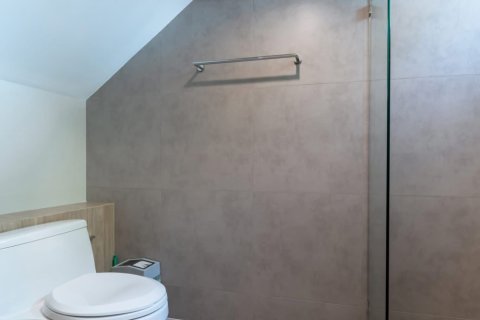 Villa in Pattaya, Thailand 3 bedrooms № 171372 - photo 16