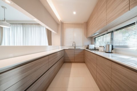 Chalet de 3 dormitorios en Pattaya, Tailandia № 171372 - foto 18