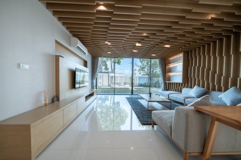 Chalet de 3 dormitorios en Pattaya, Tailandia № 171372 - foto 7