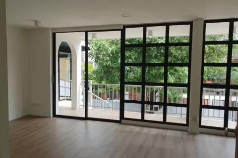 Дом в Пхракханонге, Бангкок, Таиланд с 4 спальнями  № 145307 - фото 2