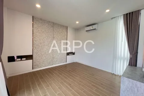 Casa de 5 dormitorios en Pattaya, Tailandia № 211664 - foto 10