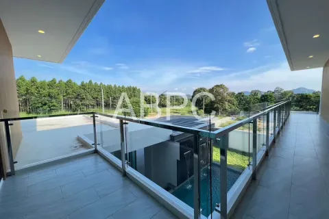 Casa de 5 dormitorios en Pattaya, Tailandia № 211664 - foto 22