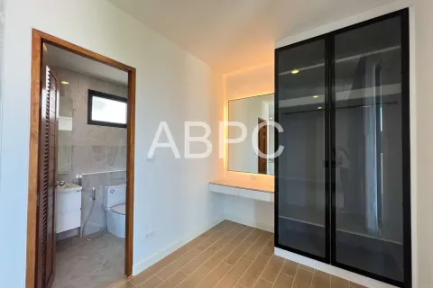 Casa de 5 dormitorios en Pattaya, Tailandia № 211664 - foto 5