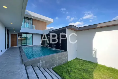 Casa de 5 dormitorios en Pattaya, Tailandia № 211664 - foto 9