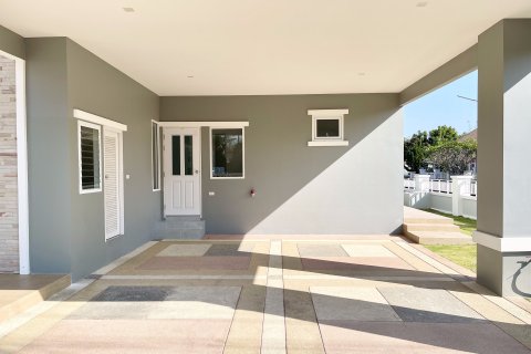 House in Chiang Mai, Thailand 4 bedrooms № 157935 - photo 3