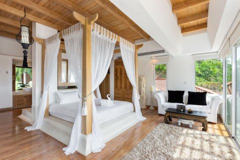 Villa in Kathu, Thailand 8 bedrooms № 134030 - photo 22