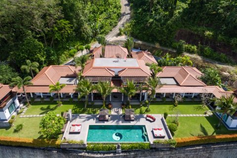 Villa in Kathu, Thailand 8 bedrooms № 134030 - photo 1