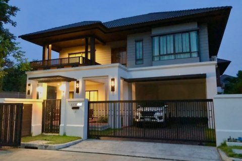 Вилла в Сан-Сая, Таиланд с 4 спальнями  № 134029 - фото 1