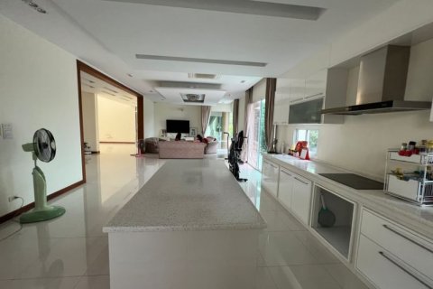 Вилла в Суан Луанге, Бангкок, Таиланд с 5 спальнями  № 134028 - фото 8