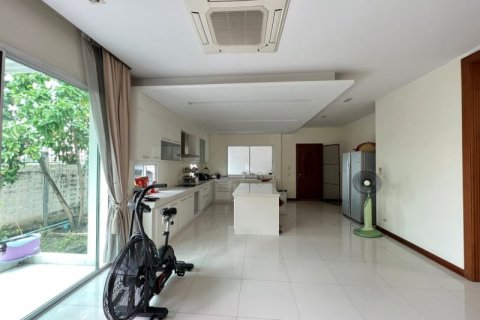 Вилла в Суан Луанге, Бангкок, Таиланд с 5 спальнями  № 134028 - фото 9