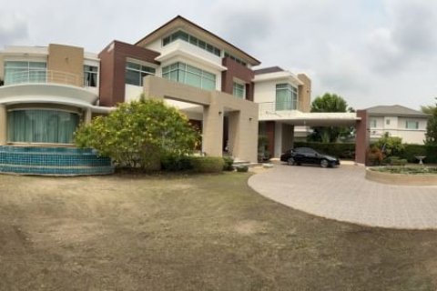 Вилла в Суан Луанге, Бангкок, Таиланд с 5 спальнями  № 134028 - фото 1