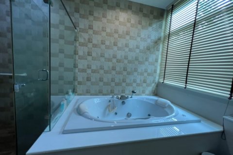 Вилла в Суан Луанге, Бангкок, Таиланд с 5 спальнями  № 134028 - фото 16