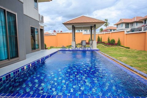 House in Pattaya, Thailand 4 bedrooms № 197222 - photo 12