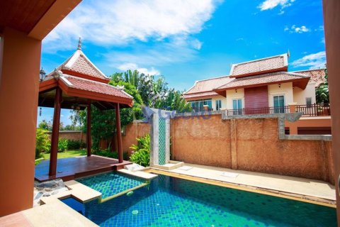 House in Pattaya, Thailand 3 bedrooms № 197220 - photo 9